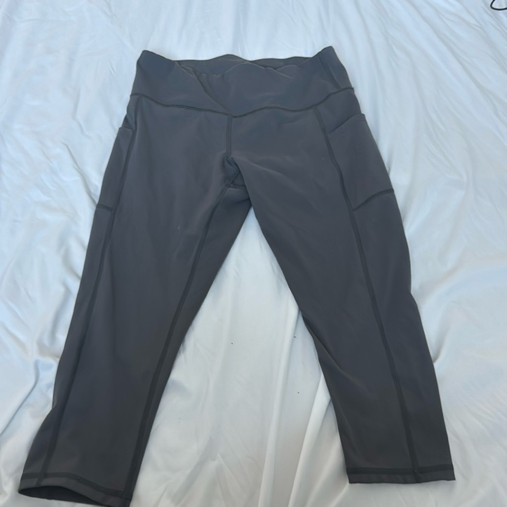 Gray crop leggings